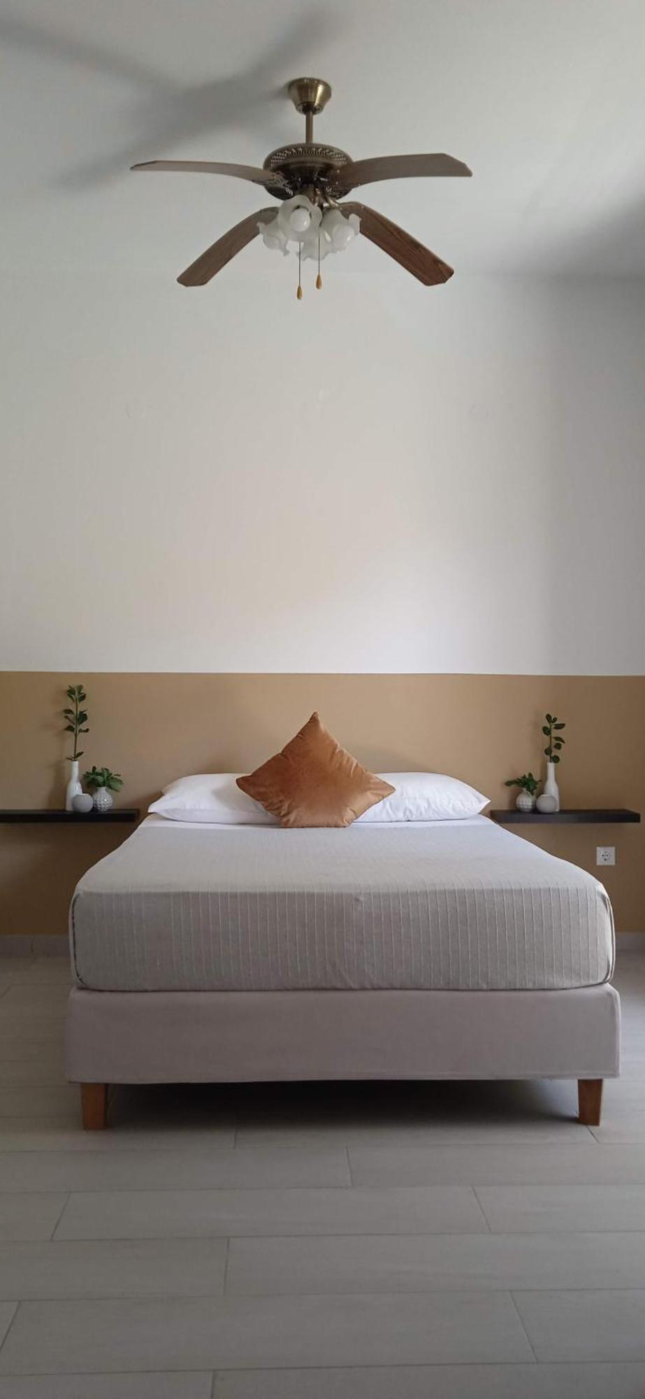 Innjoy Space Glyfada  Luaran gambar