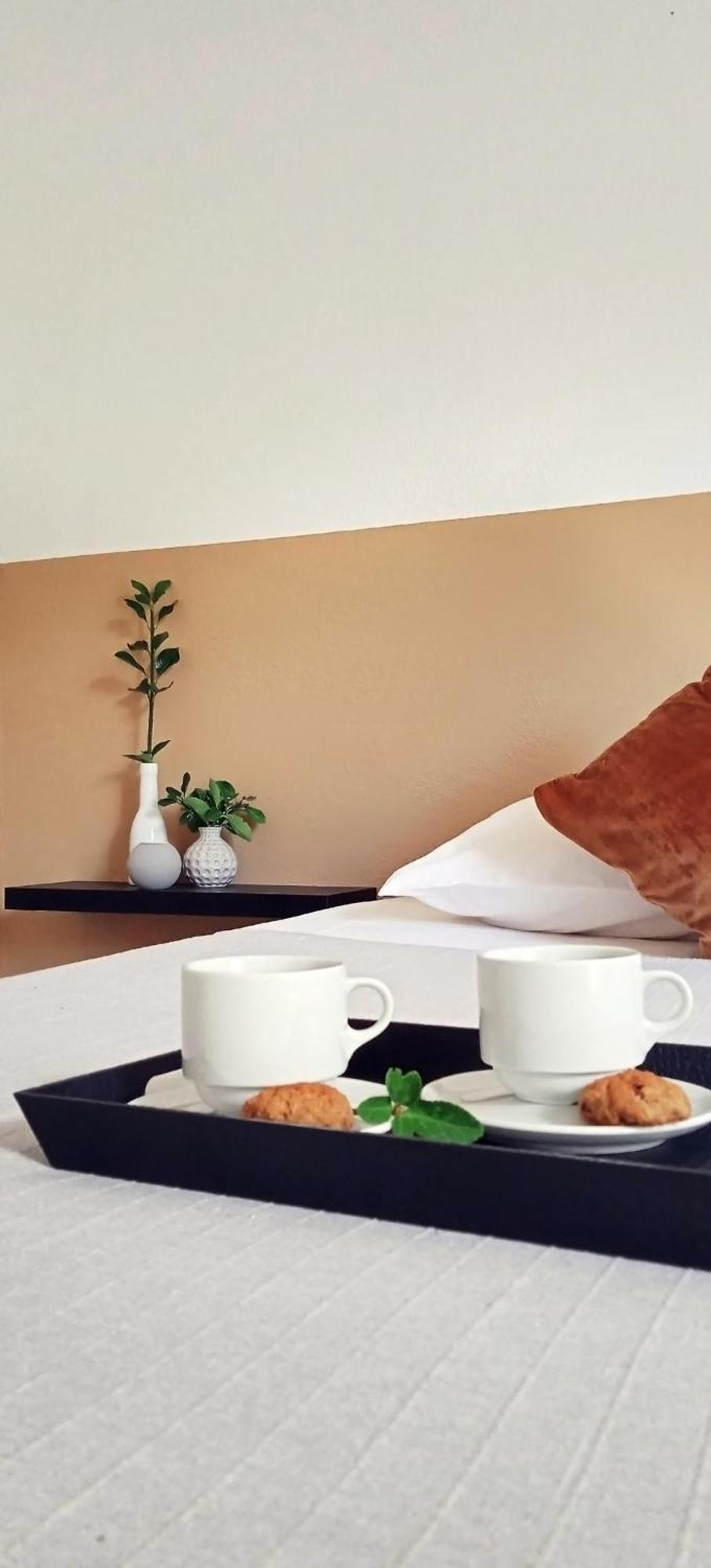Innjoy Space Glyfada  Luaran gambar