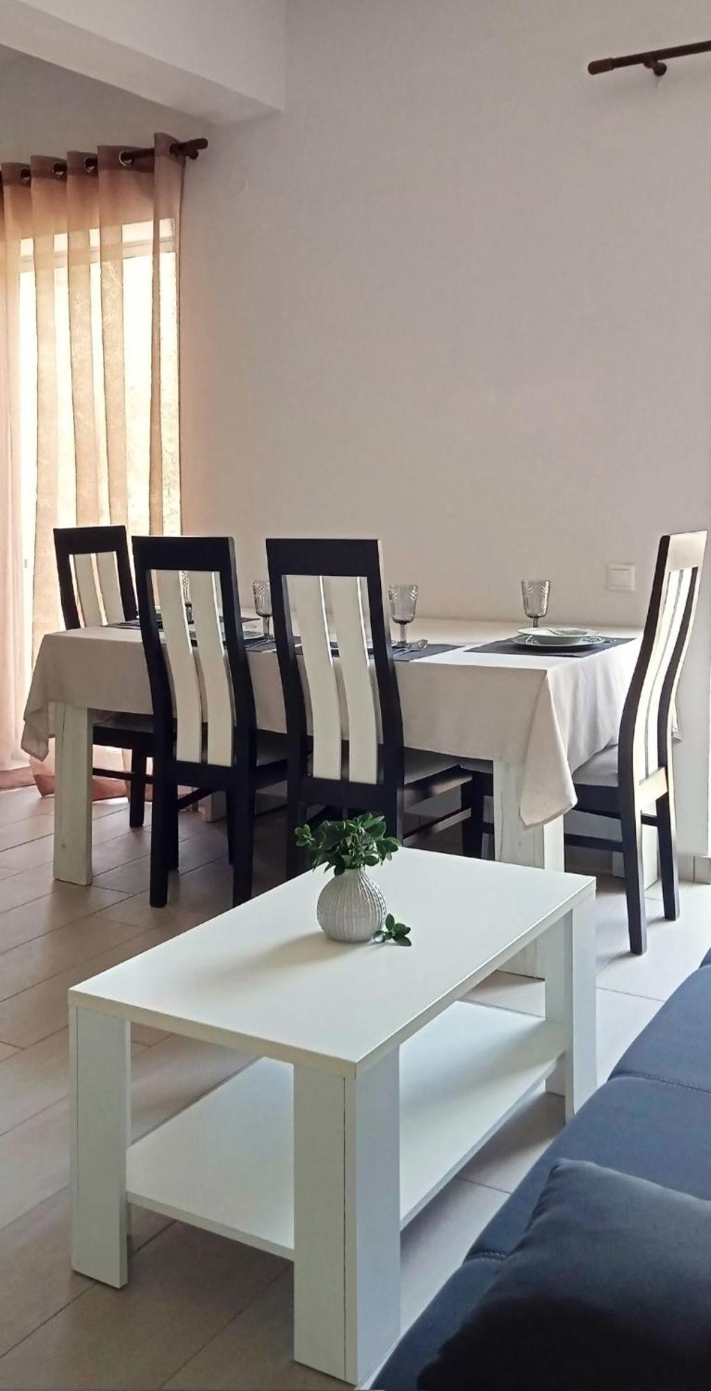 Innjoy Space Glyfada  Luaran gambar