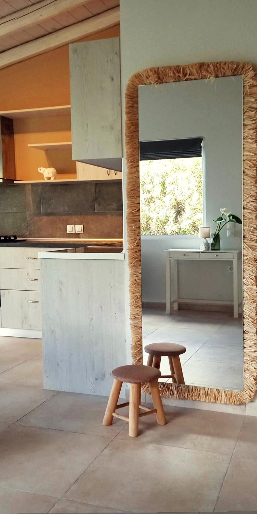 Innjoy Space Glyfada  Luaran gambar