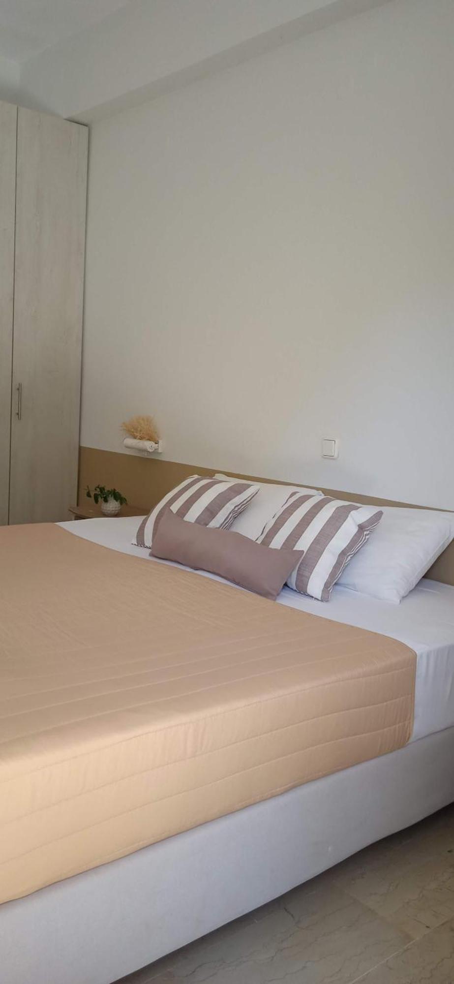 Innjoy Space Glyfada  Bilik gambar